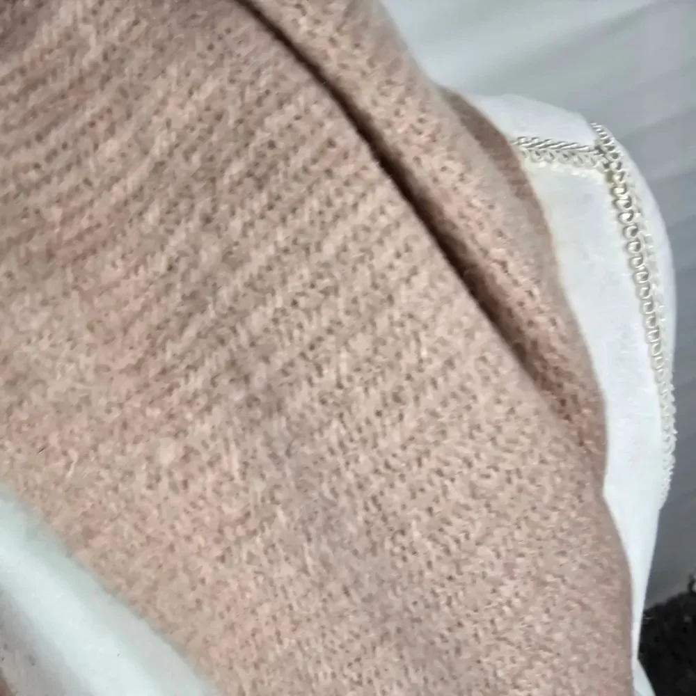 Steve Madden Light Pink Knit Scarf  Soft Acrylic Winter Wrap